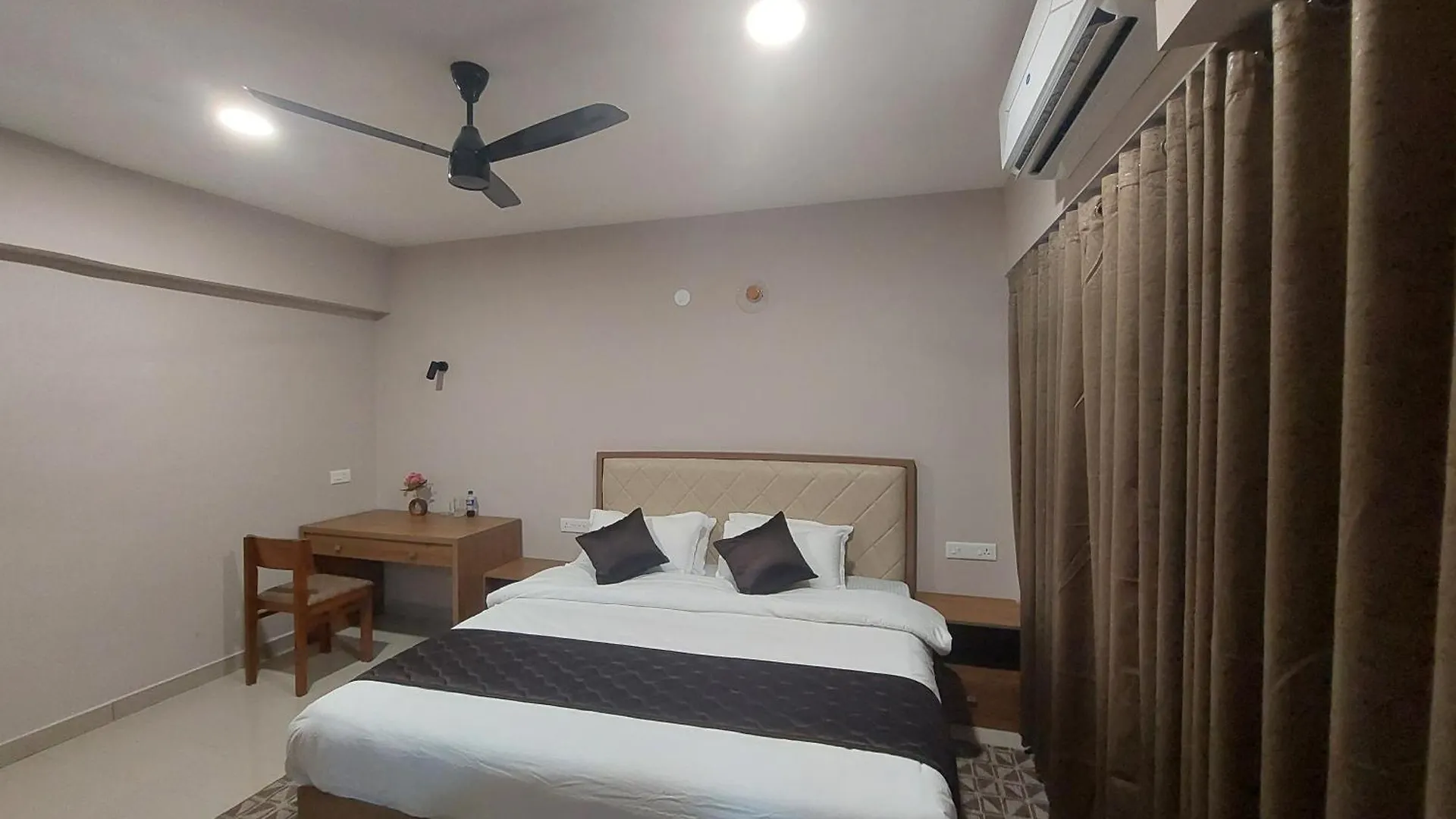 Lavender Airport Suite Nedumbassery 0*,